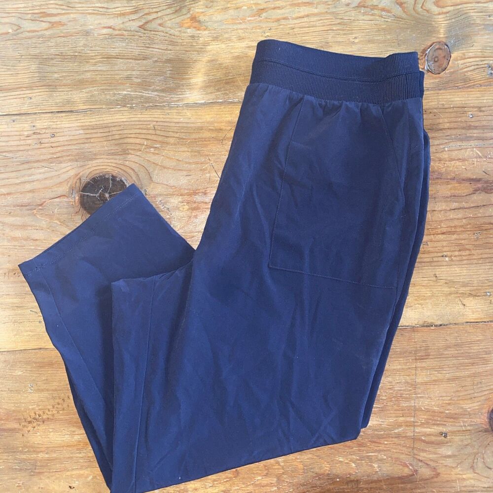 T by Talbots L p Lightweight Woven Stretch Straight Leg Crop Pants Black UPF 50